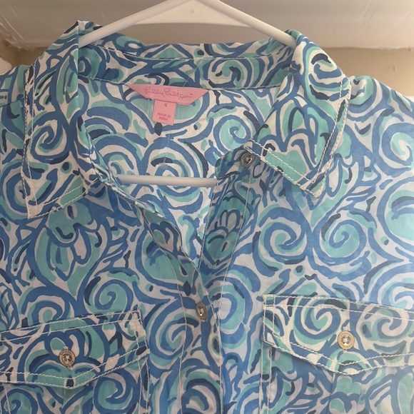 Lilly Pulitzer chasing tail cruiser button down shirt - Picture 2 of 5